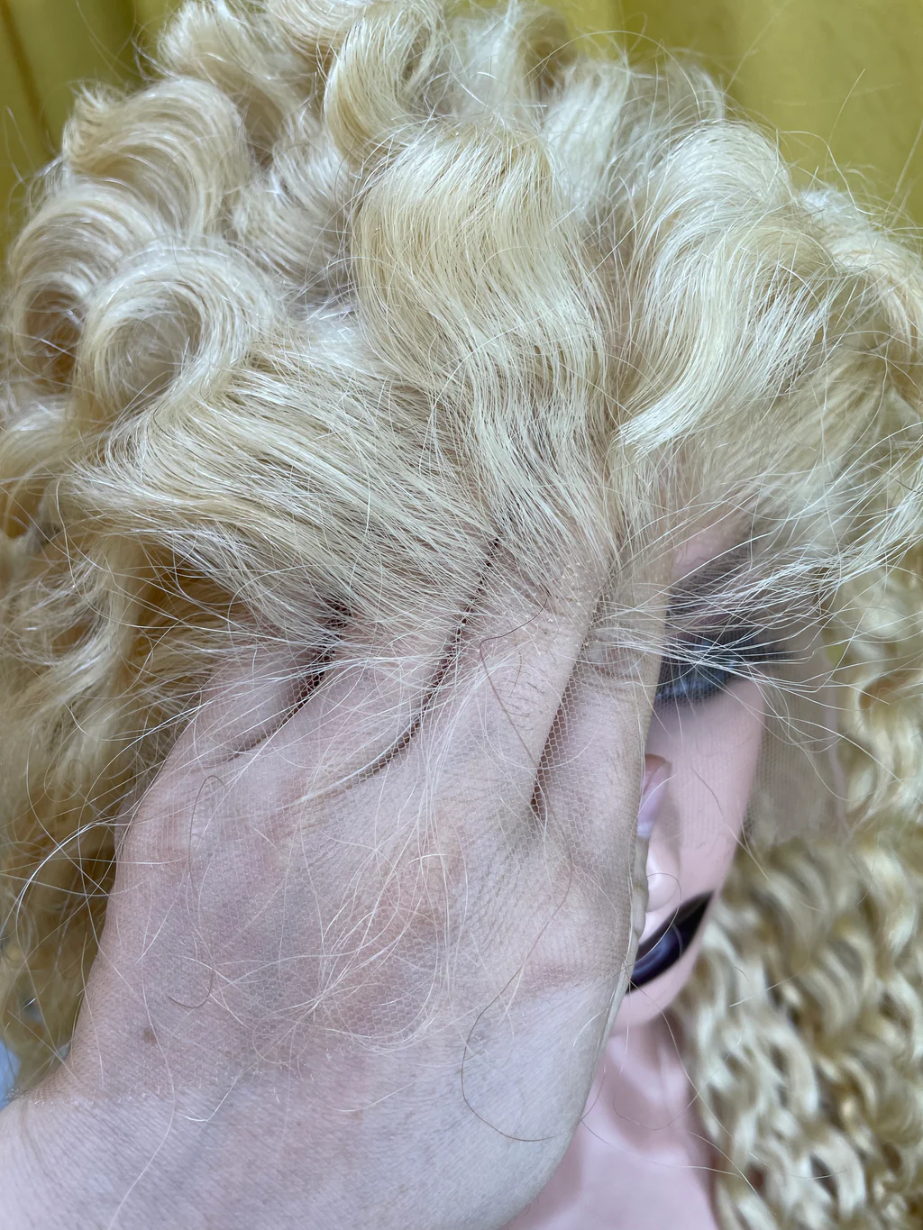 Virgin 613 Italian Curly Frontal/Closure Wig Blonde Curly Blond Curly Wigs